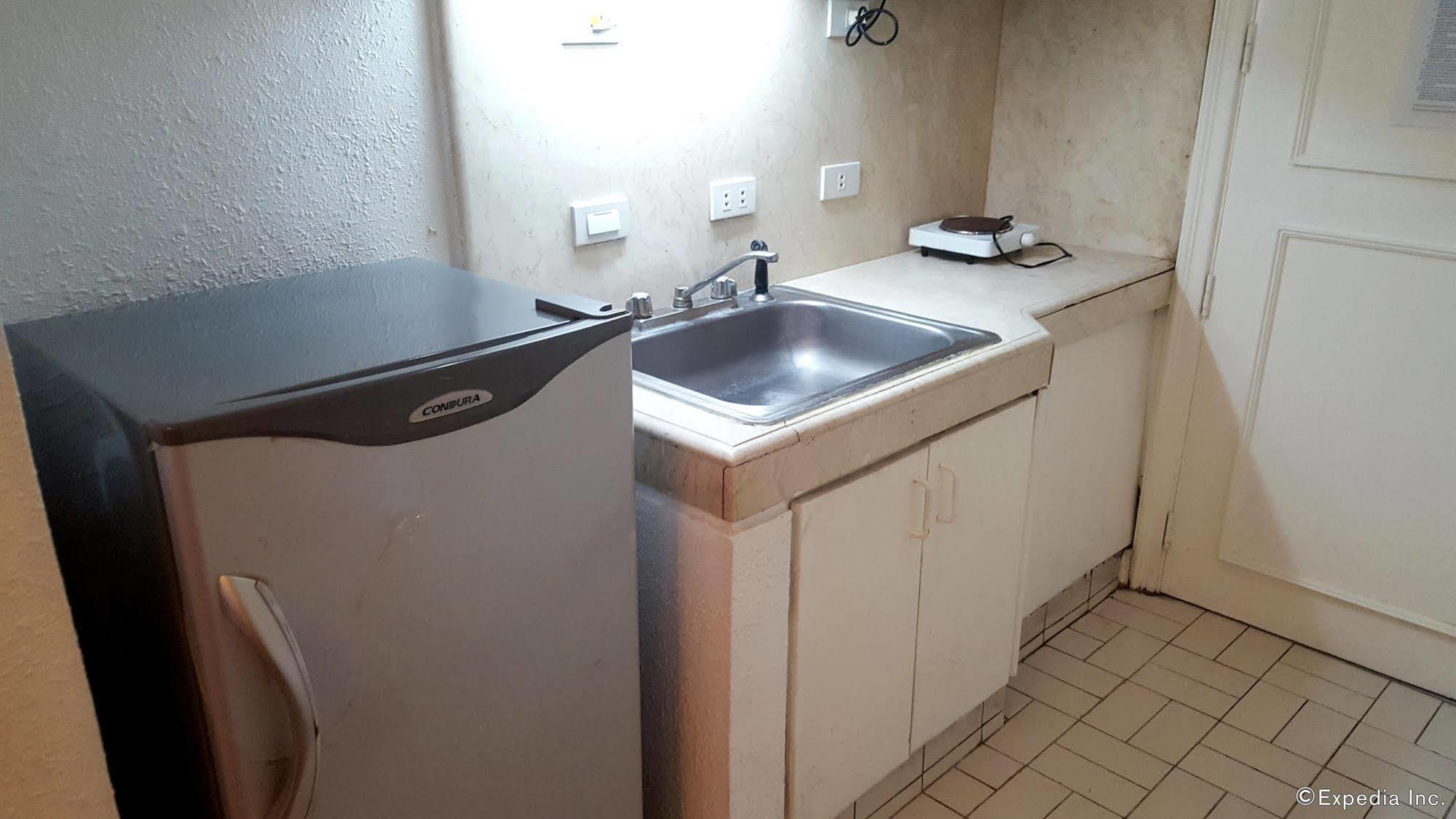 Mpt Suites Makati City Kültér fotó
