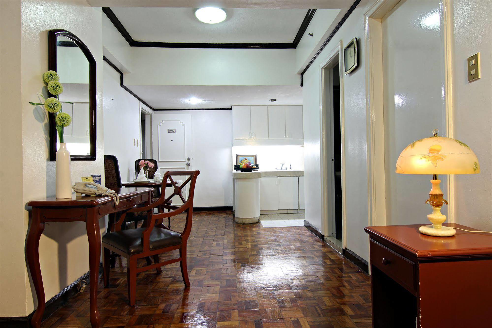 Mpt Suites Makati City Kültér fotó